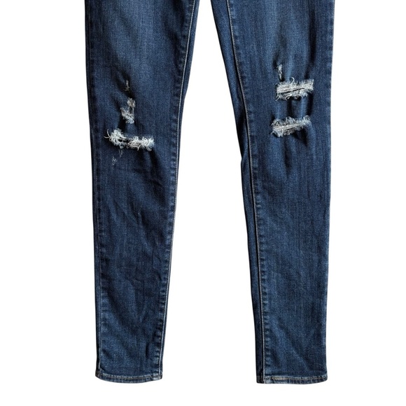 Levi’s 711 Skinny Jeans Sz 28 Distressed with Holes at Knees Classic Blue Wash - Picture 13 of 15